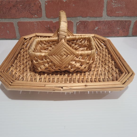 Other - Vintage bamboo flat basket small God's eye basket